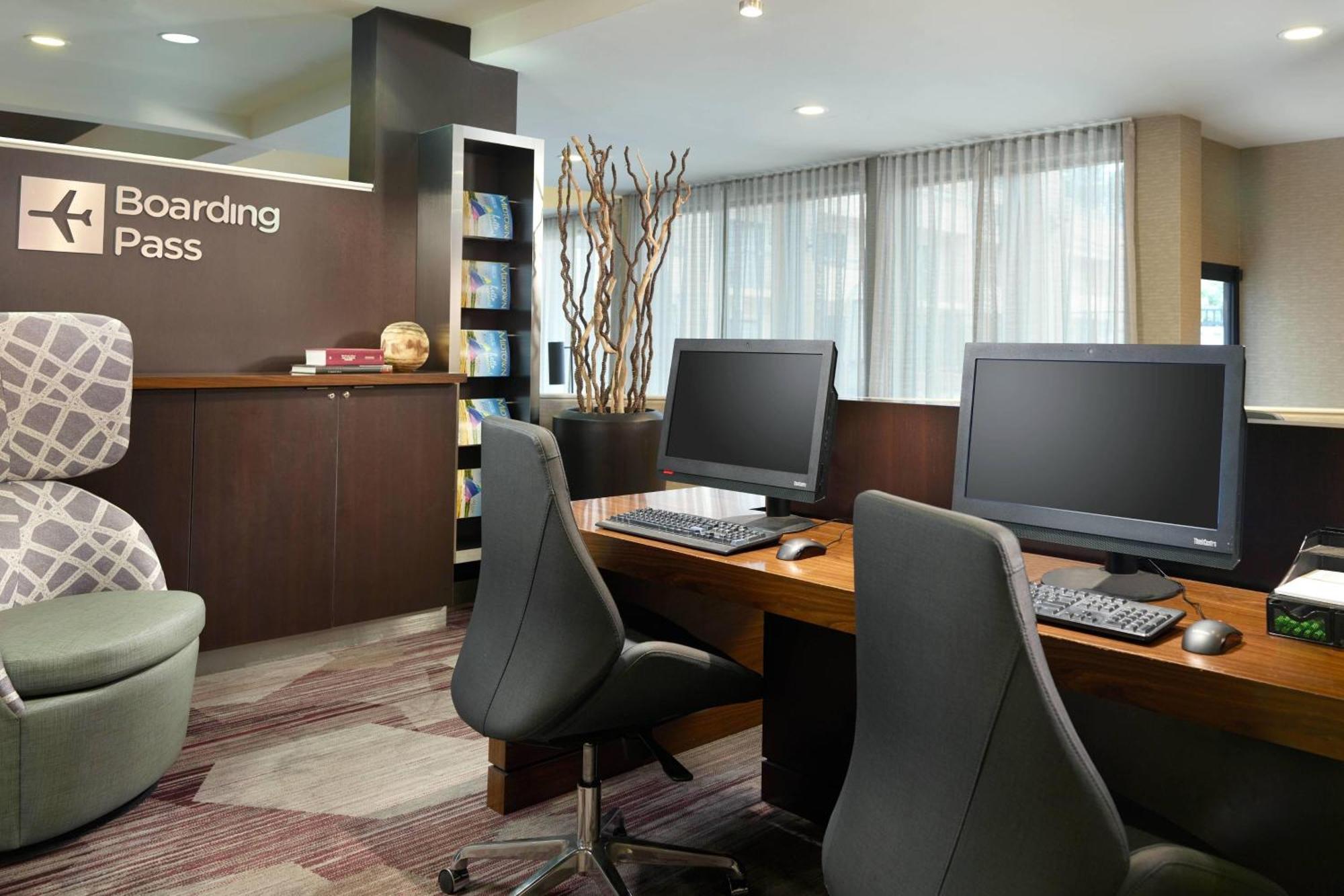 Hotel Courtyard By Marriott Midtown Raleigh